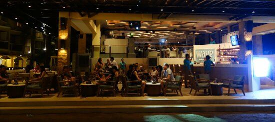 Wave Bar and Lounge at Henann Regency Resort & Spa